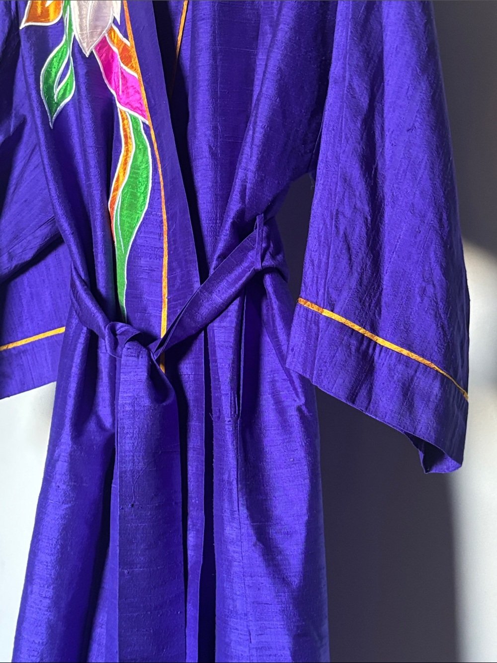 Vintage Natori 100% Silk Floral Embroidered Robe Coverup Coat - Picture 5 of 10